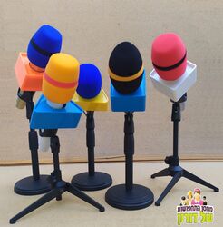 מיקרופונים מסיבת עיתונאים