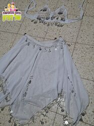 רקדנית בטן לבנה